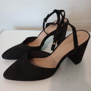 Old Navy Black Block Heels Size 8.5